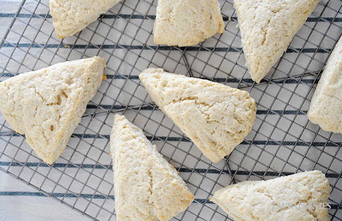 cream scones on a cooling rack