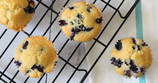 Easy Blueberry Muffins with Frozen Blueberries [www.laurafuentes.com]