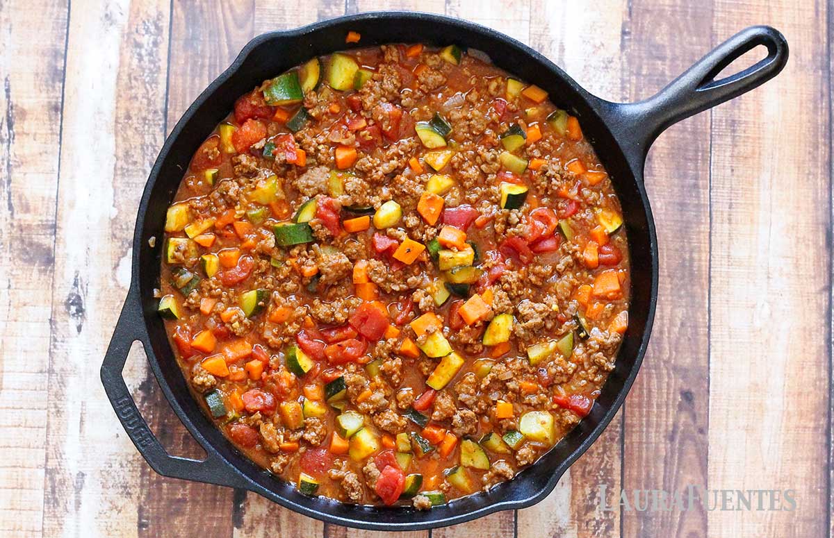 paleo chili in a cast iron dish