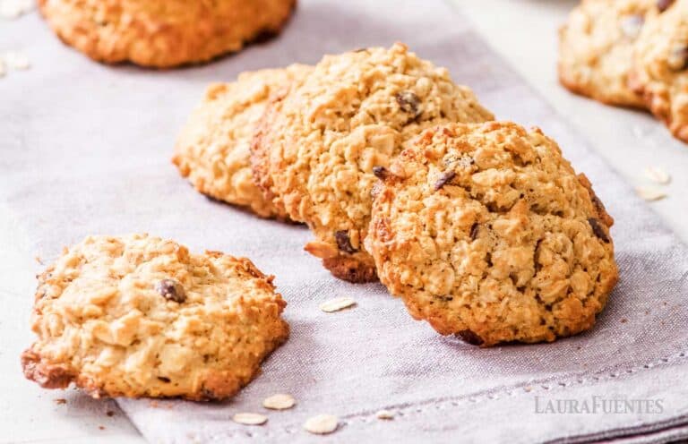 2-Ingredient Magic Oatmeal Cookies | Laura fuentes