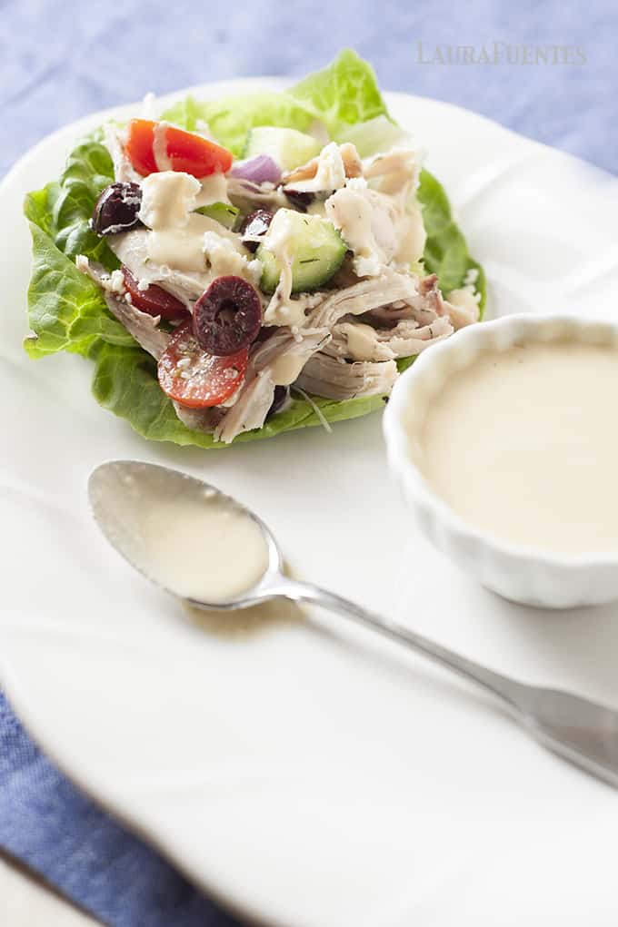 Greek Lettuce Cups: Simple and Delicious. This meal comes together in one bowl and it perfect for the office lunchbox.