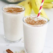 perfectly silky smooth, healthy dairy-free cinnamon roll smoothie recipe!
