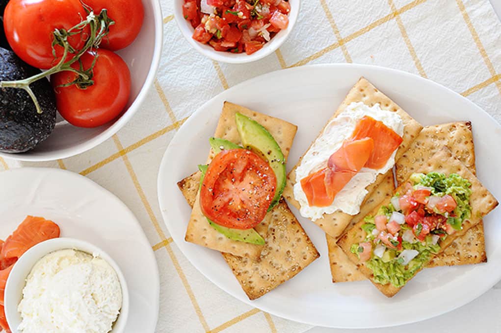 Quick & Easy Snacks with Crackers Laura Fuentes