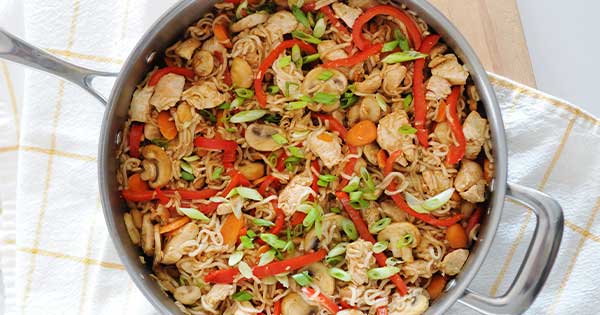 Easy Ramen Stir-Fry with Chicken and Veggies - Laura Fuentes