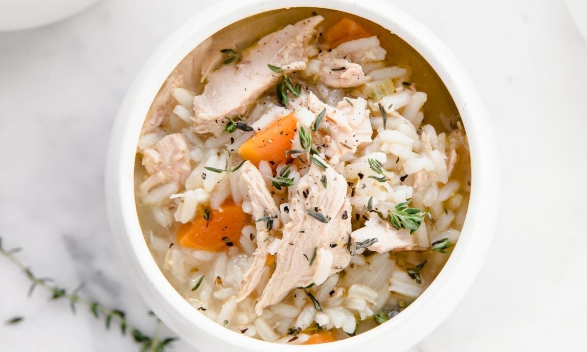 bowl of chicken and rice soup
