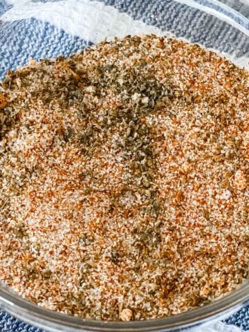 turkey rub seasoning mix of spices in a small glass dish