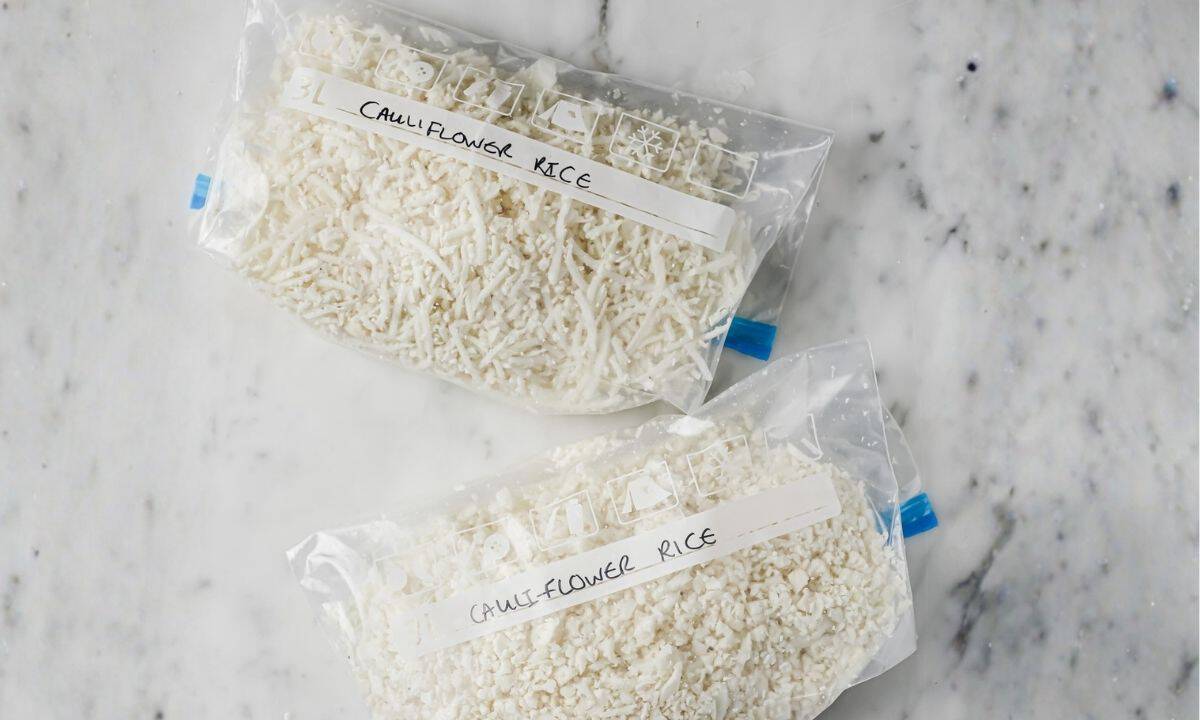 two zipbags with cauliflower rice