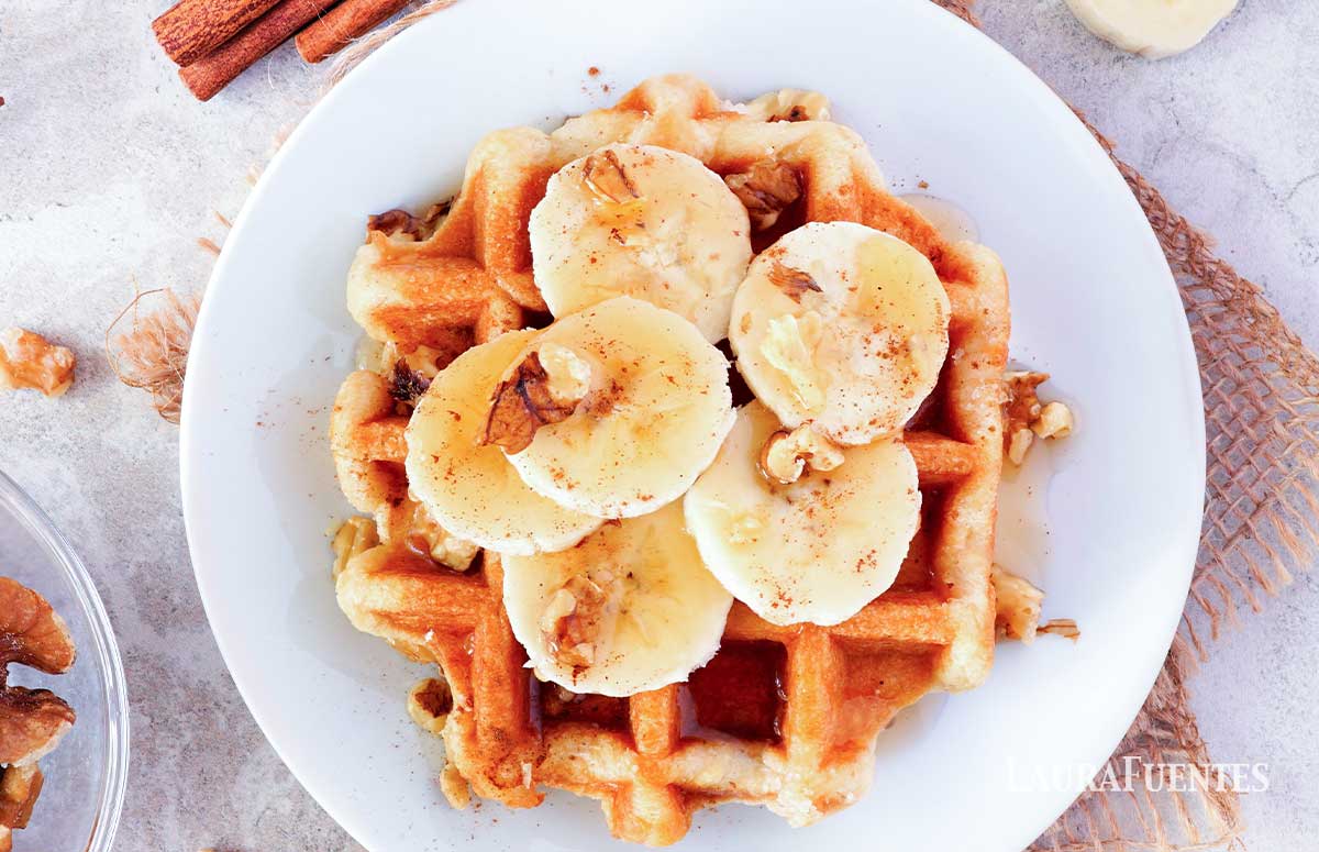 Banana Waffles [www.laurafuentes.com]