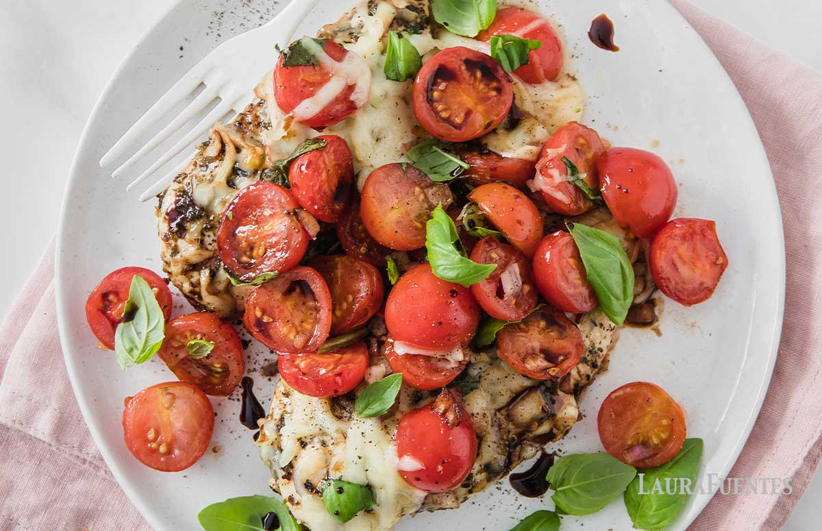 Bruschetta chicken on a plate