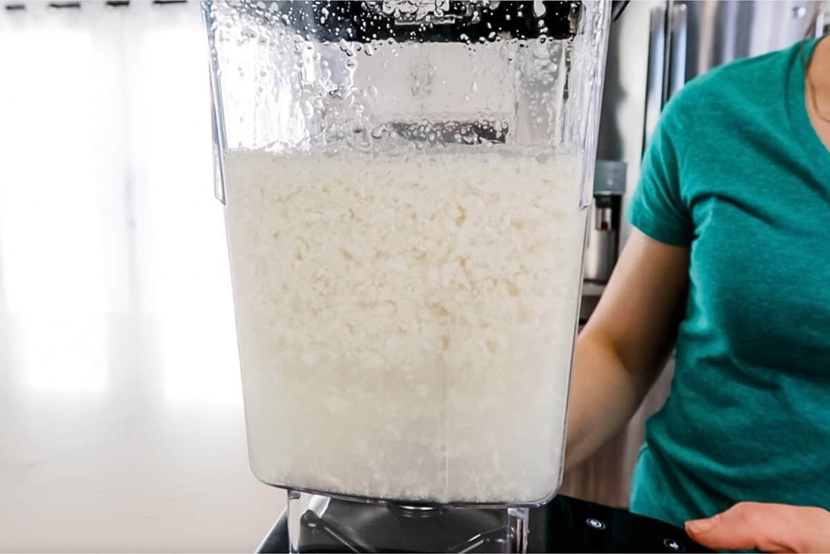 making cauliflower rice in the blender