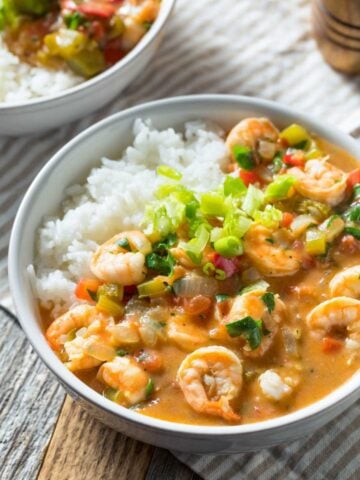 a bowl with shrimp étouffée and white rice