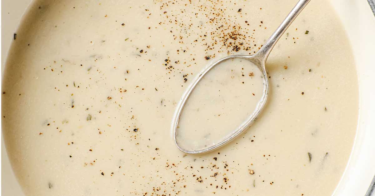 Easy Creamy Garlic Sauce For Chicken or Pasta (5 Ingredients)