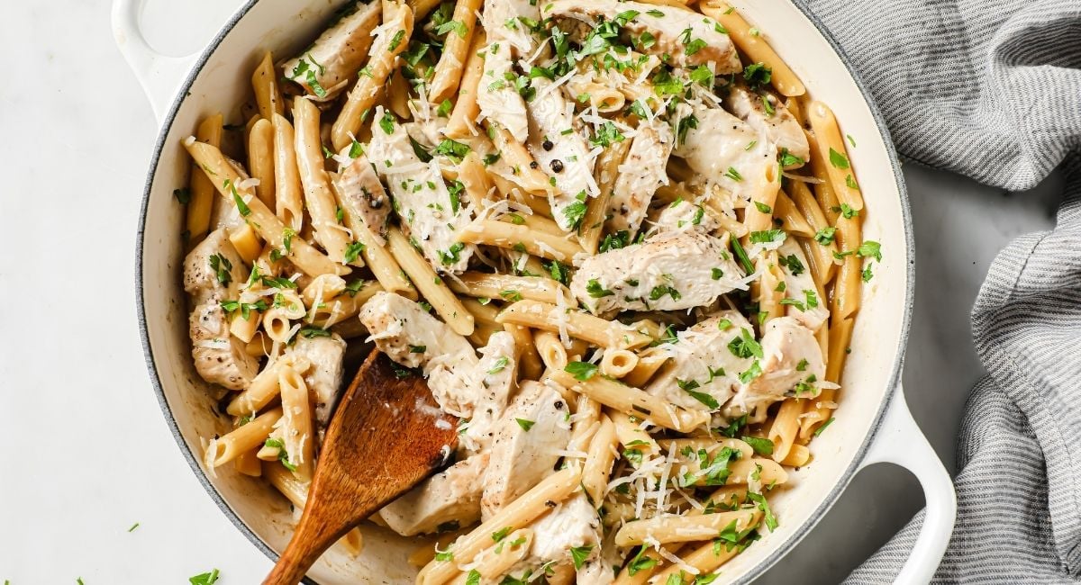 Creamy Garlic Chicken Pasta (Easy 20-Minute Recipe)