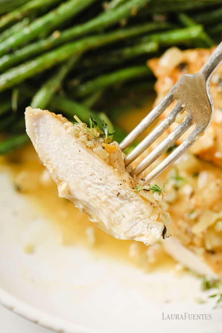 Saucy Garlic Chicken & Green Beans Laura Fuentes