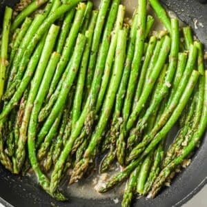 lemon garlic asparagus in a pan