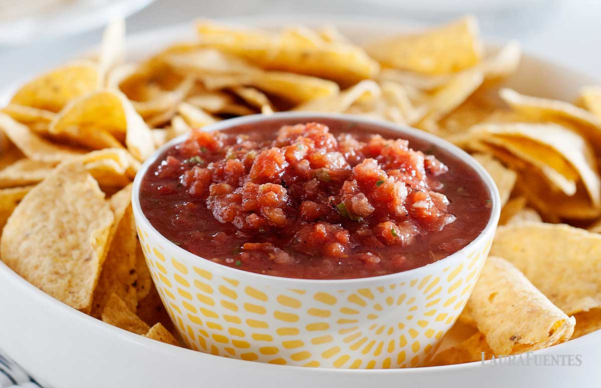 fresh homemade blender salsa with chips