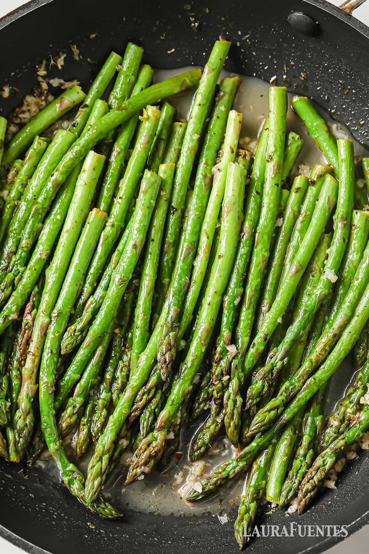 asparagus in a pan