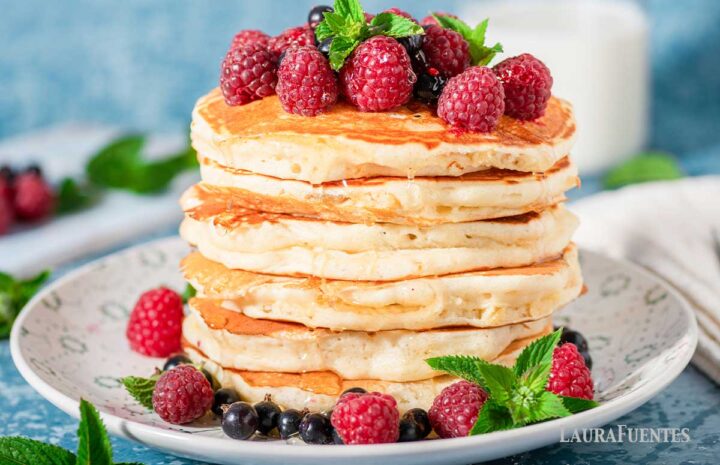 Picture of The BEST Pancakes with Oat Milk | Laura Fuentes