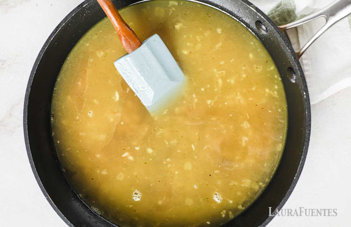 a pan with white wine sauce without cream