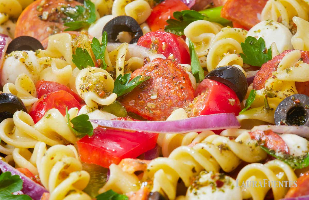 pepperoni and vegetable pizza pasta salad