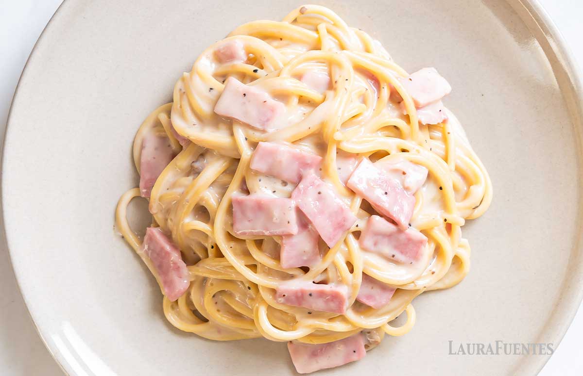 pasta alfredo with ham