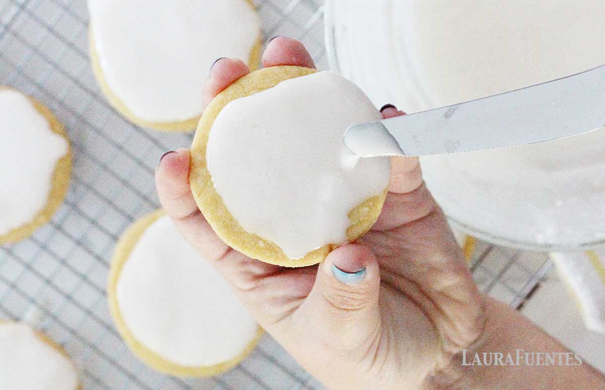 frosting sugar cookies