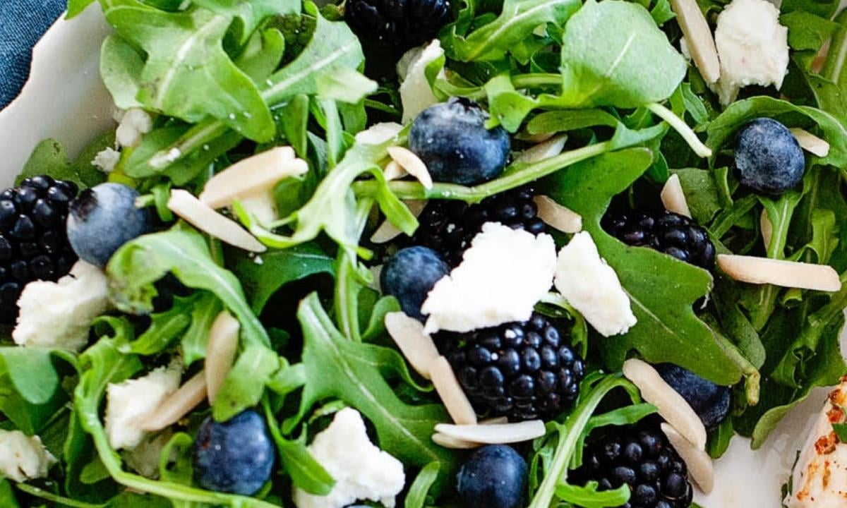 arugula blueberry salad