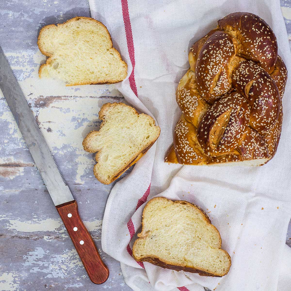 challah bread sliced
