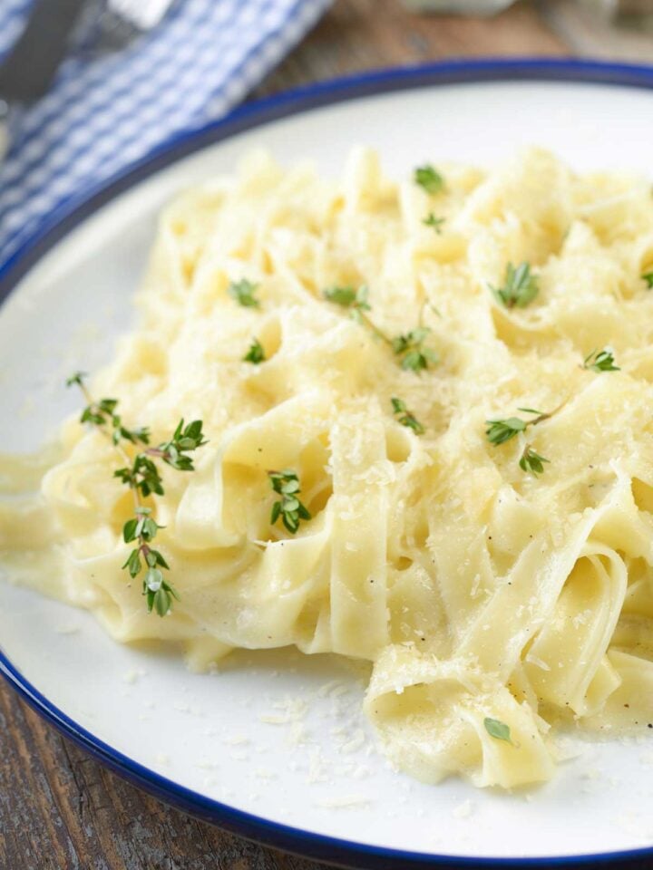 Easy Pasta Alfredo with Ham | Laura Fuentes