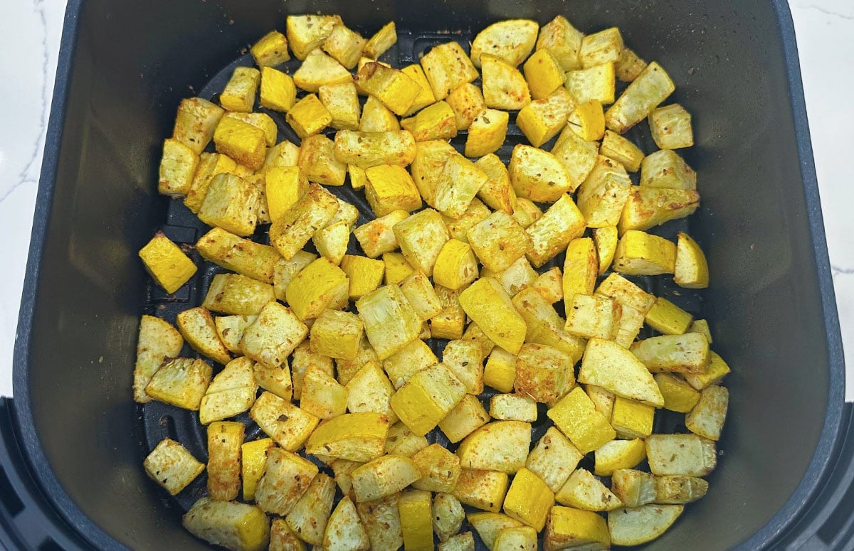cooked summer squash slices in the air fryer