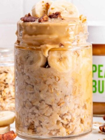 a jar or peanut butter banana overnight oats