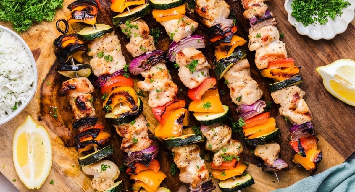 Grilled Chicken Kabobs (Easy Recipe) - Laura Fuentes