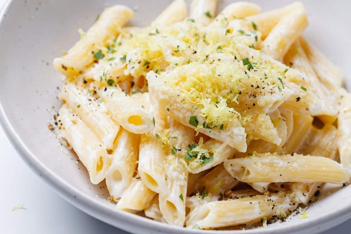 lemon ricotta pasta in a bowl